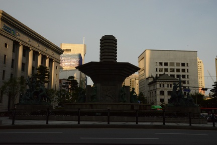 Fountain in front of Bank of Korea Museum